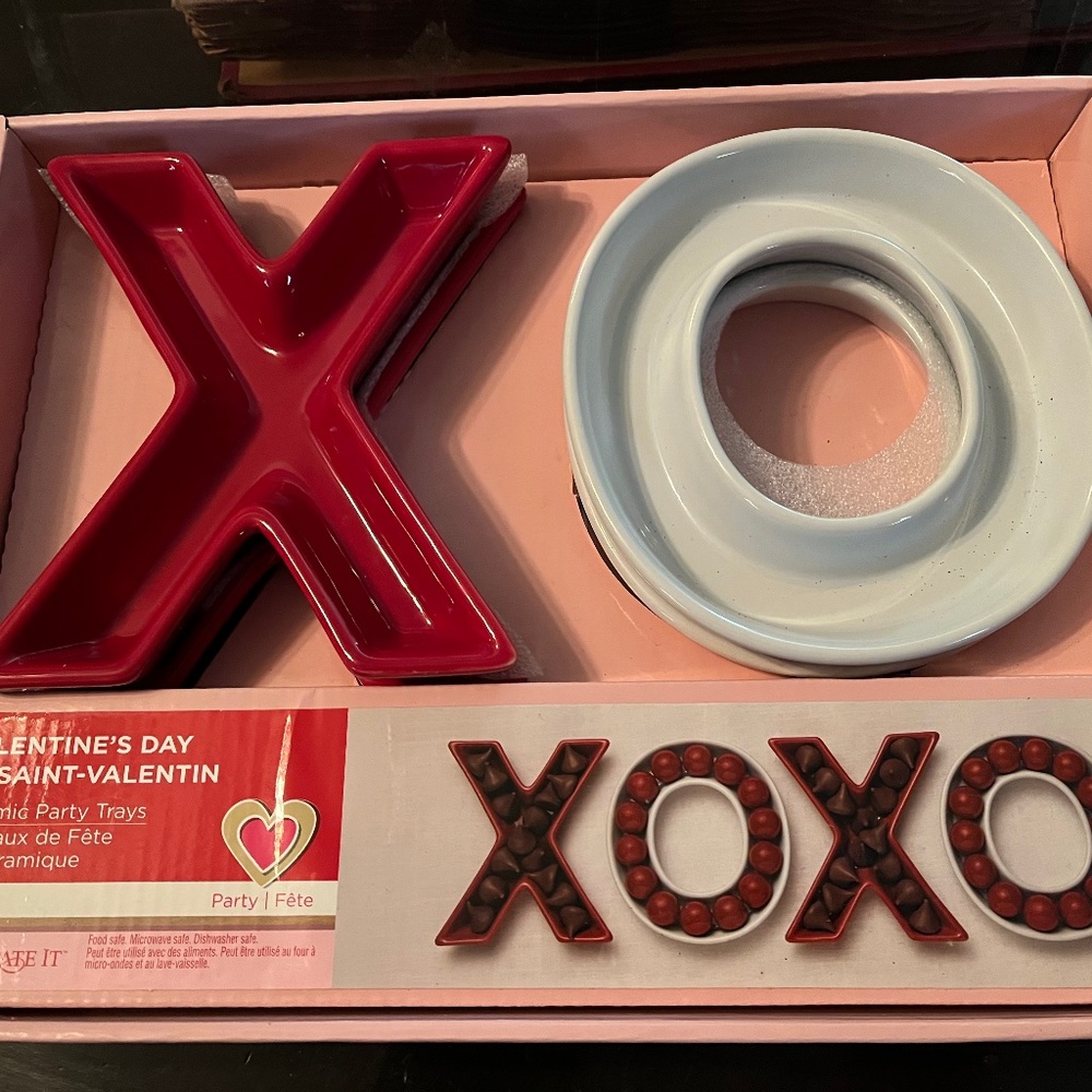 Valentine’s Day ceramic party trays